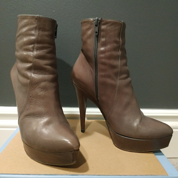 Sexy Leather Ankle Boot - Picture 2 of 7